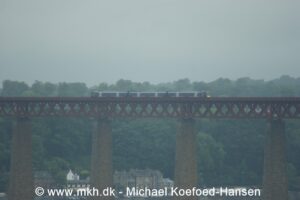 Et Class 170 togsæt fra First ScotRail på Forth Bridge i Maid of the Forth d. 18/6-2011. © Michael Koefoed-Hansen